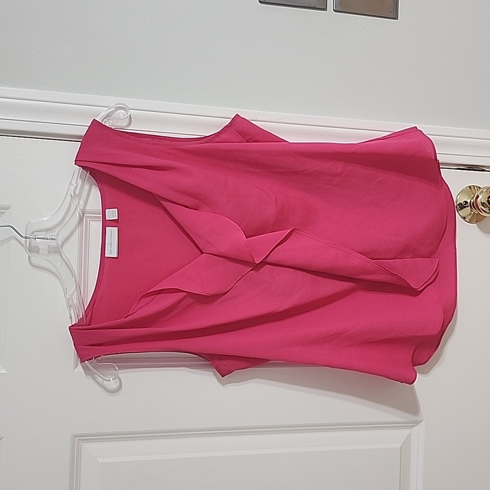 NY&Co. V-neck tank